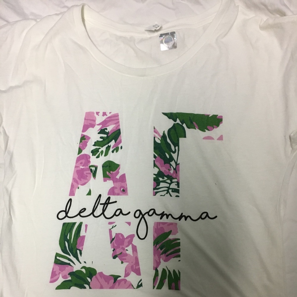 White short sleeved Delta Gamma tee